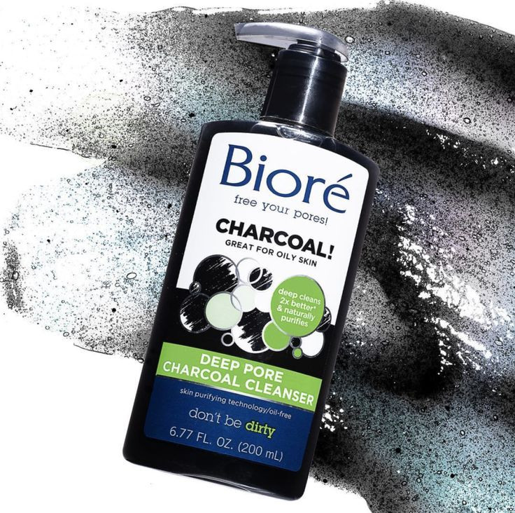 ژل شستشوی صورت Biore مدل Deep pore Charcoal CLEANSER بطری مشکی و حجم ۱۵۰ میلی لیتر